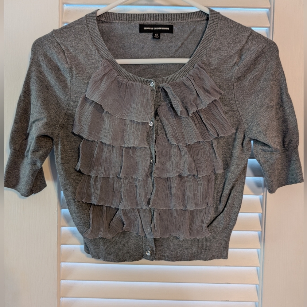 Express Design Studio XS Gray Button Up Shrug Cardigan Short Sleeve EUC Ruffles